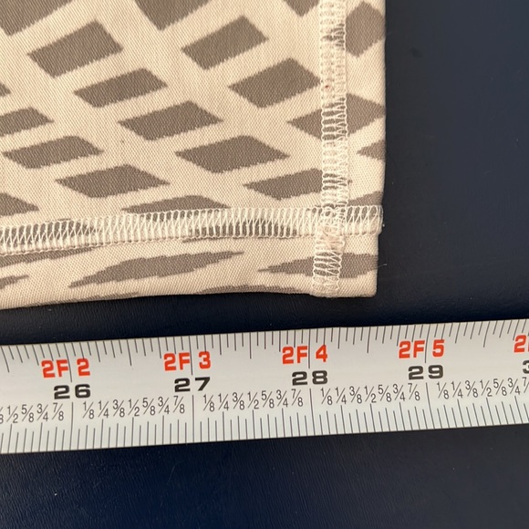 ALO Yoga Leggings - Picture 7 of 8